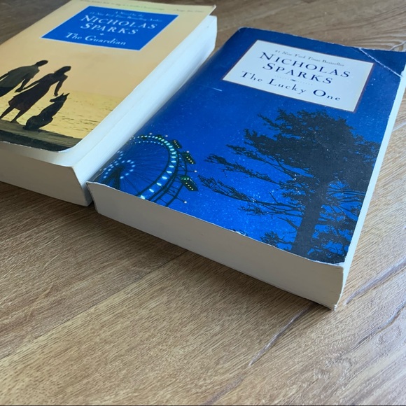 Nicholas Sparks Book Bundle! The Lucky One/The Guardian - Picture 2 of 8